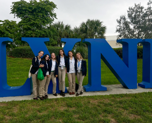 alumnas del newman viviendo un trimestre en miami
